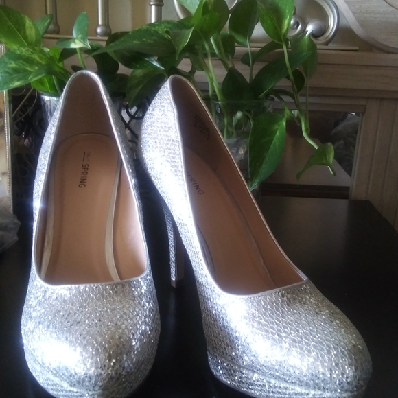 PARTY SHOES - Picture 2 of 5